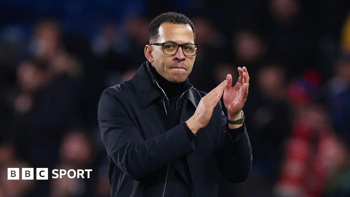 Read more about the article Inside Liam Rosenior’s Chelsea reign: Respecting the ball and losing the dressing room