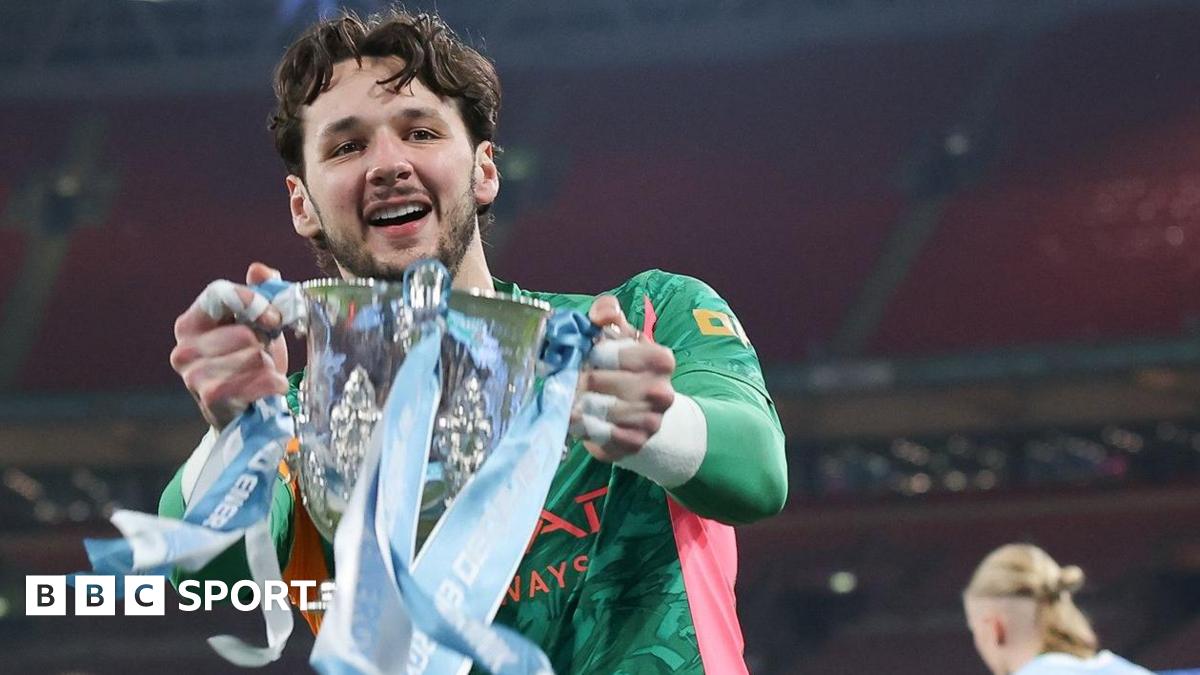 Read more about the article James Trafford: Man City goalkeeper on learning this season and World Cup hopes