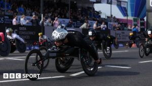 Read more about the article London Marathon 2026 LIVE: Watch BBC coverage including winners, times & elite runners