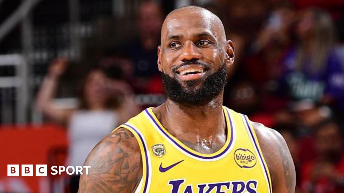 Read more about the article NBA play-offs: LeBron James helps Los Angeles Lakers to overtime win at Houston and 3-0 series lead