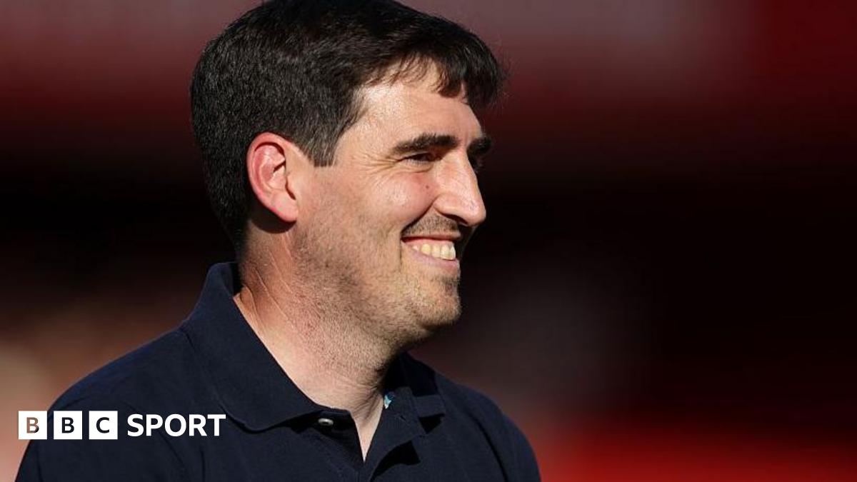 Read more about the article Andoni Iraola: Liverpool to open formal talks over head coach role