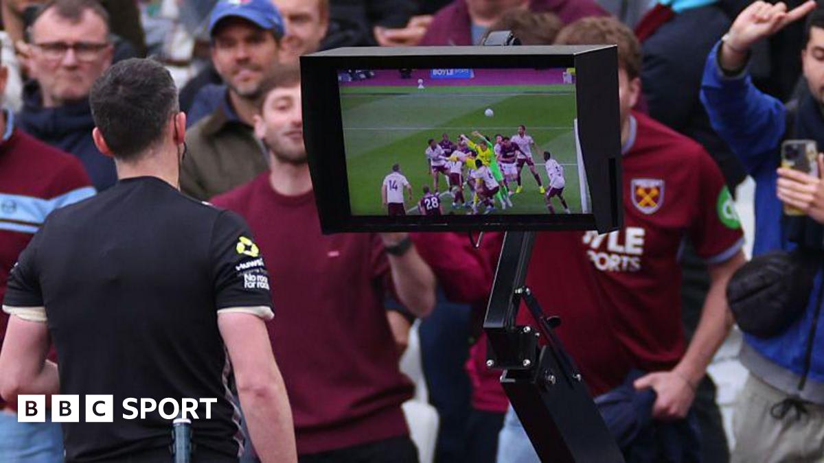 Read more about the article Arsenal v West Ham disallowed goal: Referee made right decision – Howard Webb