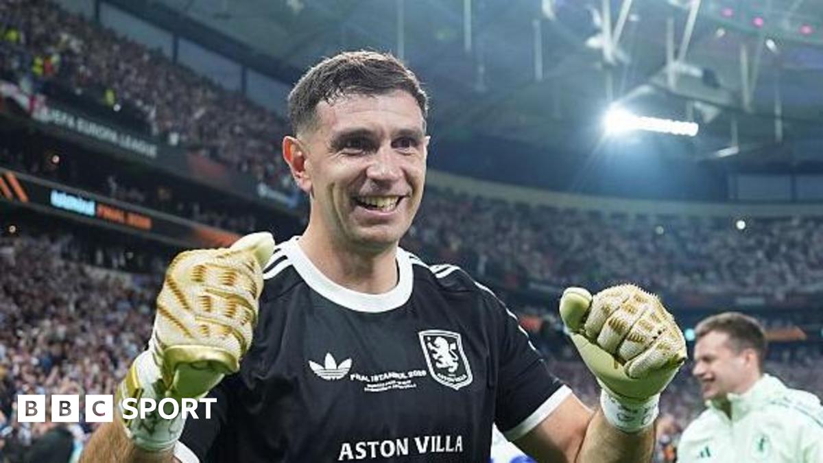 You are currently viewing Aston Villa win Europa League: Emi Martinez plays despite breaking finger
