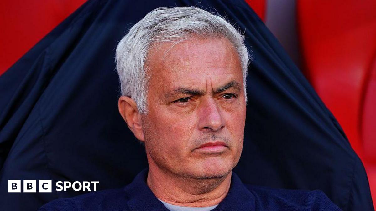 You are currently viewing Benfica: Jose Mourinho’s team on course for unbeaten campaign but miss out on title