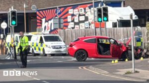 Read more about the article Five injured after car driven at pedestrians following ‘altercation’, Nottinghamshire police say