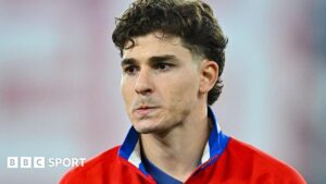 Read more about the article Julian Alvarez: Atletico Madrid mock Barcelona over pursuit of Argentine
