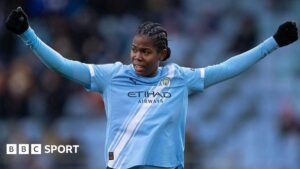 Read more about the article Khadija Shaw: Manchester City striker named Football Writers’ Association women’s player of the year