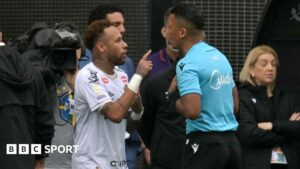 Read more about the article Neymar furious as he is wrongly substituted