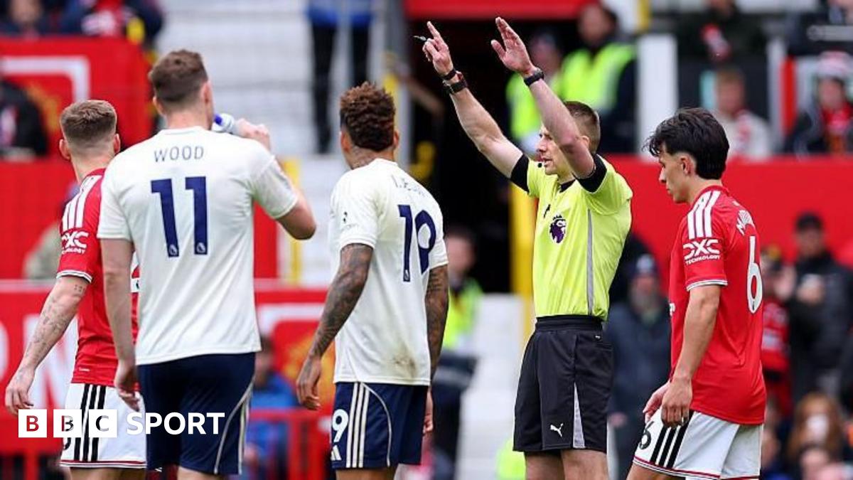 Read more about the article Premier League: Another handball ‘mess’ – is it time to change law?