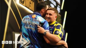Read more about the article Premier League Darts 2026 results: Luke Littler beats Luke Humphries in Aberdeen to top standings