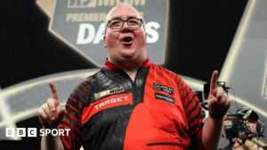 Read more about the article Premier League Darts 2026 results: Stephen Bunting beats Luke Humphries in Sheffield
