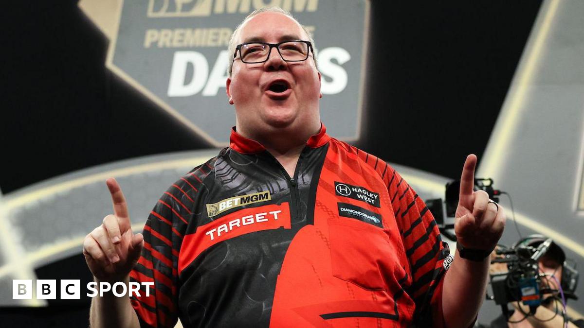 Read more about the article Premier League Darts 2026 results: Stephen Bunting beats Luke Humphries in Sheffield