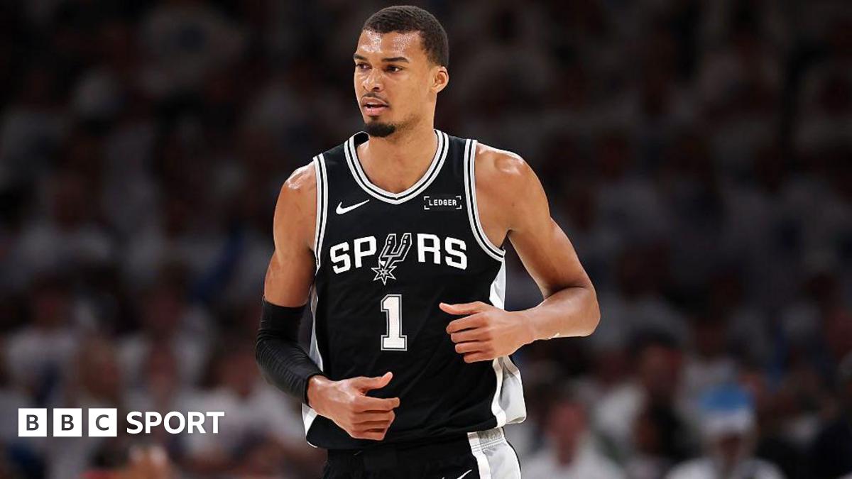 Read more about the article San Antonio Spurs beat Oklahoma City Thunder in NBA play-offs to force series decider