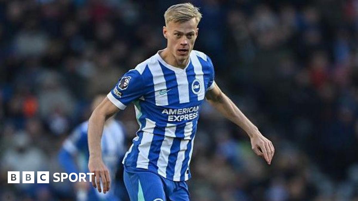 Read more about the article Jan Paul van Hecke: Brighton & Hove Albion expect second Tottenham Hotspur bid