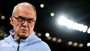 Read more about the article World Cup 2026: Video vault and Leeds litter picking – inside the mind of Uruguay boss Marcelo Bielsa